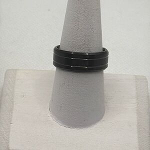 Brand New!! Size 14 Titanium plated beveled edge band, ring